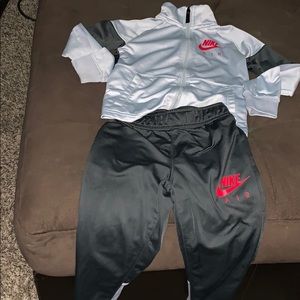 nike jogging outfits